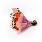 Amor: Ramo de 10 Rosas con Mini Rosas y Manzanilla