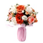 Brindis Floral: 15 Rosas con Manzanilla, Mini Rosas y Eucalipto en una Botella de Prosecco